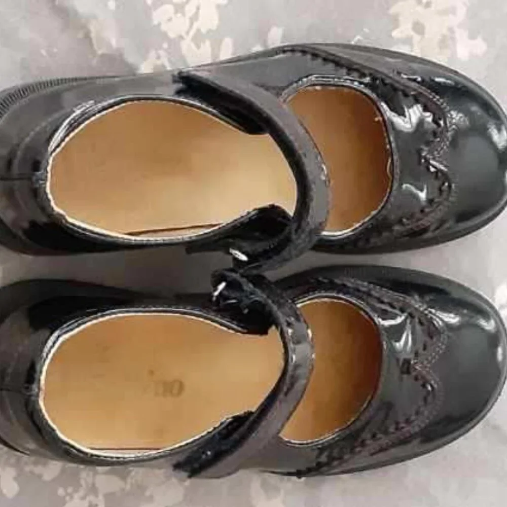 NATURINO Wing Tipped Navy w/ Burgundy Trim Patent Leather Maryjane shoes